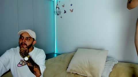 Snapshot of sexxxmaffia69 chatting on February 26, 2025, 3:32 am David y Sammy online show from February 26, 2025, 3:32 am