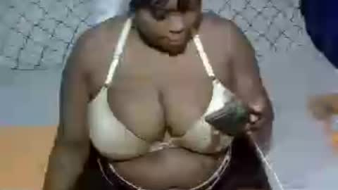 Snapshot of sexxy_brii chatting on July 3, 2026, 3:02 am sexxy_brii online show from July 3, 2026, 3:02 am