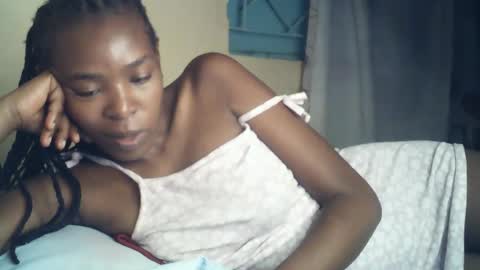 Snapshot of sexxy_curvy23 chatting on June 29, 2026, 3:35 am sexxy_curvy23 online show from June 29, 2026, 3:35 am