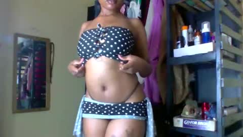 Snapshot of sexxy_daisyy chatting on March 15, 2026, 5:35 am sexxy_daisyy online show from March 15, 2026, 5:35 am