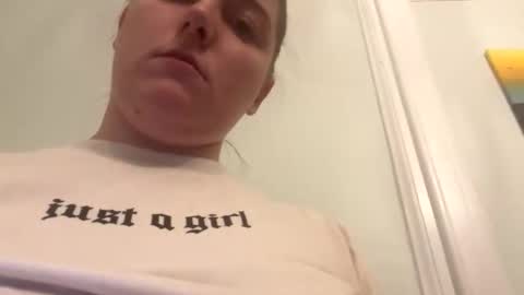 sexxy_eyes24 online show from June 2, 2026, 1:07 am