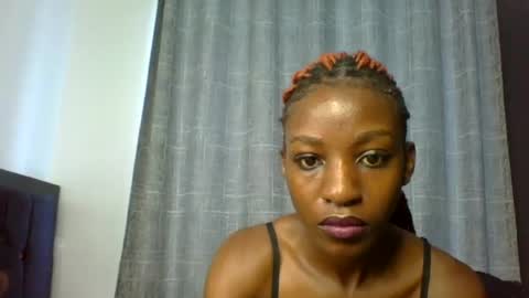 Snapshot of sexxy_lunah chatting on August 1, 2026, 10:58 am sexxy_lunah online show from August 1, 2026, 10:58 am