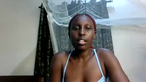 Snapshot of sexxy_melmine chatting on May 12, 2026, 11:02 pm Dolly online show from May 12, 2026, 11:02 pm