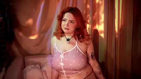 Snapshot of sexxy_vixen chatting on June 17, 2026, 1:12 pm Lexy online show from June 17, 2026, 1:12 pm