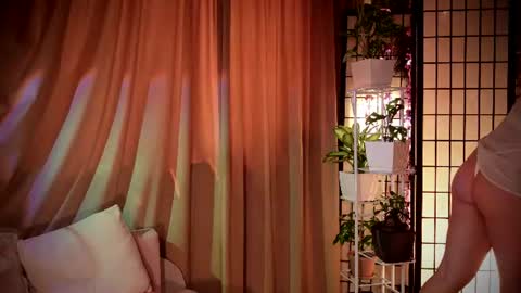 Snapshot of sexxy_vixen chatting on June 18, 2026, 12:20 pm Lexy online show from June 18, 2026, 12:20 pm