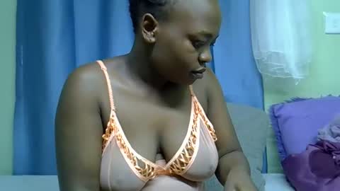 Snapshot of sexxybuttie chatting on May 24, 2026, 8:03 pm African Queen online show from May 24, 2026, 8:03 pm