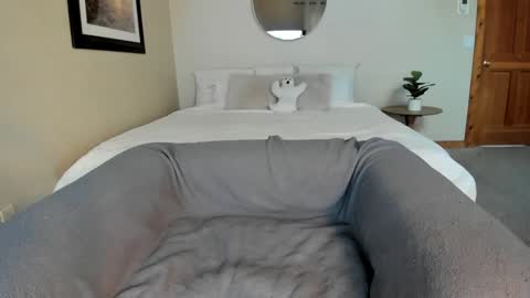 Sexxy Laura online show from October 28, 2025, 2:42 pm