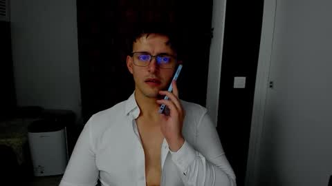 Snapshot of sexxymuscles4u chatting on November 14, 2025, 12:04 pm Sexxymuscles4U online show from November 14, 2025, 12:04 pm