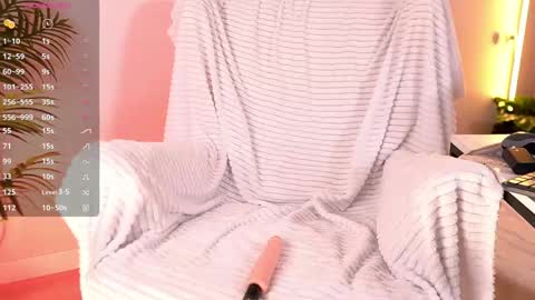Snapshot of sexy_blonde_doll chatting on May 17, 2026, 12:52 am Lina online show from May 17, 2026, 12:52 am