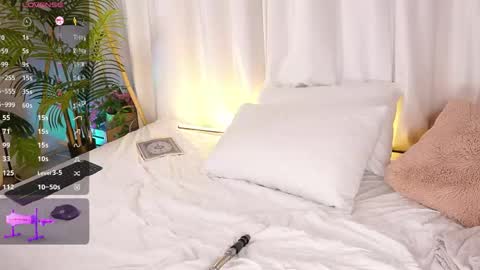 Snapshot of sexy_blonde_doll chatting on June 7, 2026, 1:32 am Lina online show from June 7, 2026, 1:32 am
