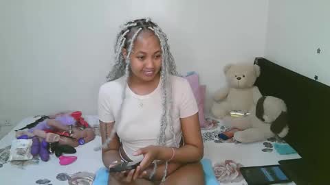 Snapshot of sexy_bluegirl chatting on May 11, 2026, 2:17 am sexy_bluegirl online show from May 11, 2026, 2:17 am