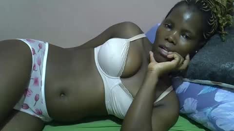 sexy dolly online show from March 2, 2026, 7:32 pm