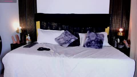 Snapshot of sexy_hot_milf_ chatting on June 3, 2026, 7:00 am Dafne online show from June 3, 2026, 7:00 am