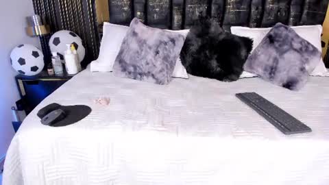Snapshot of sexy_hot_milf_ chatting on June 16, 2026, 9:39 pm Dafne online show from June 16, 2026, 9:39 pm