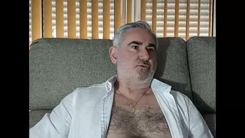 Antonio online show from May 1, 2026, 4:44 pm