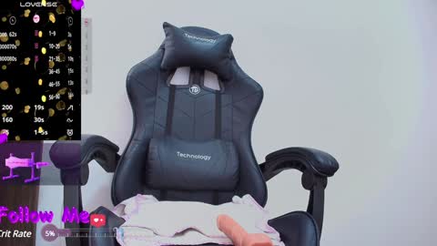 Snapshot of sexy_kendall24 chatting on December 17, 2024, 7:04 pm laura online show from December 17, 2024, 7:04 pm