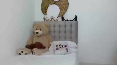 Celeste online show from September 19, 2025, 1:29 am