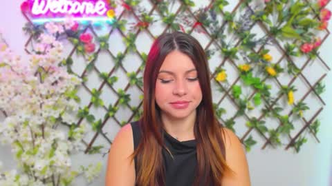 Lily online show from October 26, 2025, 4:07 am