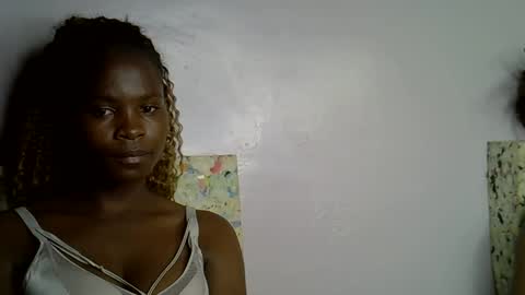 Molyne online show from January 14, 2026, 1:17 pm