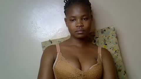 Molyne online show from April 26, 2026, 11:13 pm