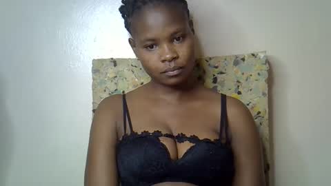 Molyne online show from April 29, 2026, 11:44 pm