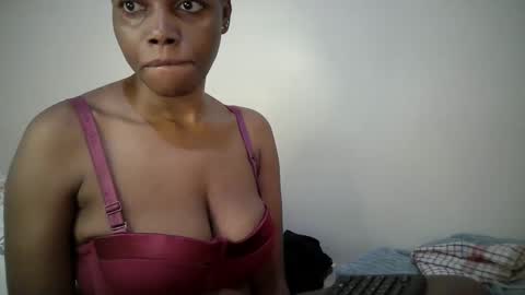 Snapshot of sexy_muna2 chatting on May 15, 2026, 5:14 am sexy_muna2 online show from May 15, 2026, 5:14 am