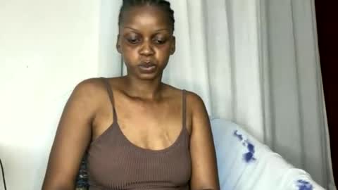 Snapshot of sexy_n_thick chatting on June 22, 2026, 6:05 pm Lyn online show from June 22, 2026, 6:05 pm