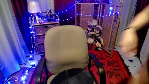 angela online show from July 4, 2026, 1:28 pm