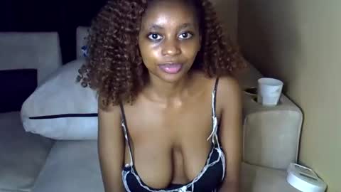 Snapshot of sexy_short chatting on June 10, 2026, 7:02 pm Janet online show from June 10, 2026, 7:02 pm