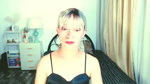 sexy_yllona online show from June 3, 2026, 9:12 am