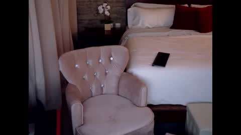 Snapshot of sexyalliekay chatting on May 23, 2026, 2:39 am Sexy GILF Allie Kay online show from May 23, 2026, 2:39 am