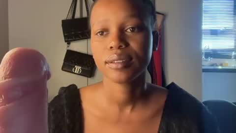 Snapshot of sexyasszeeee chatting on May 6, 2026, 9:03 am sexyasszeeee online show from May 6, 2026, 9:03 am
