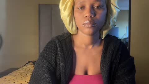 Snapshot of sexyasszeeee chatting on June 15, 2026, 11:12 am sexyasszeeee online show from June 15, 2026, 11:12 am