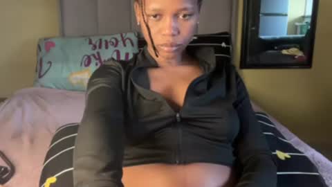 Snapshot of sexyasszeeee chatting on June 18, 2026, 10:19 am sexyasszeeee online show from June 18, 2026, 10:19 am