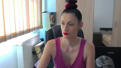Snapshot of sexybeeaa chatting on July 12, 2026, 9:11 am SexyBea online show from July 12, 2026, 9:11 am