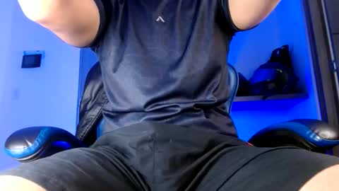 Snapshot of sexyboy_bigclit chatting on June 8, 2026, 2:28 pm Iker online show from June 8, 2026, 2:28 pm