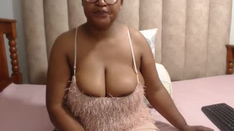 sexybustyxx online show from April 16, 2026, 5:41 am