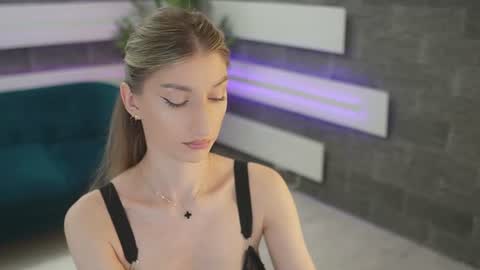 Celline online show from June 19, 2026, 5:34 am