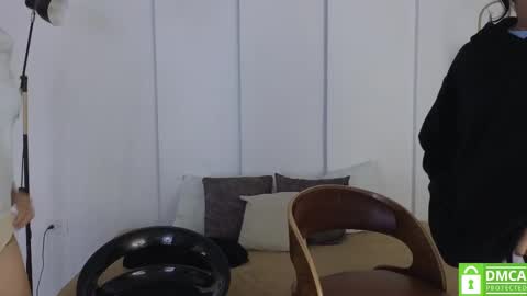 chanell and yina online show from September 19, 2025, 1:01 pm