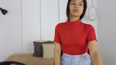 chanell and yina online show from December 15, 2025, 1:48 pm