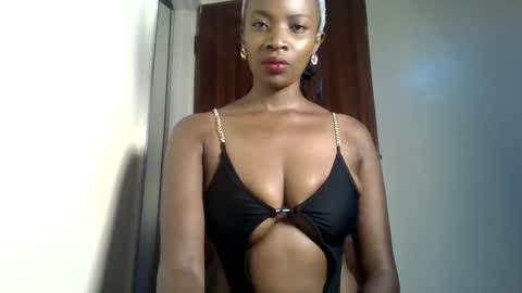 sexyclara90 online show from April 16, 2026, 7:42 am