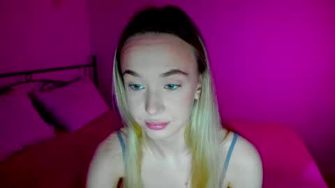 Sophia online show from March 1, 2025, 11:50 am