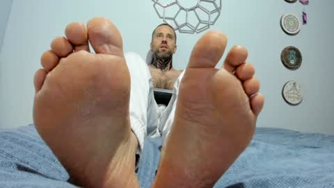 Antonioylola online show from December 26, 2024, 11:21 am