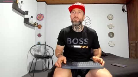 Snapshot of sexycolombian2022 chatting on November 4, 2025, 12:04 pm Antonioylola online show from November 4, 2025, 12:04 pm