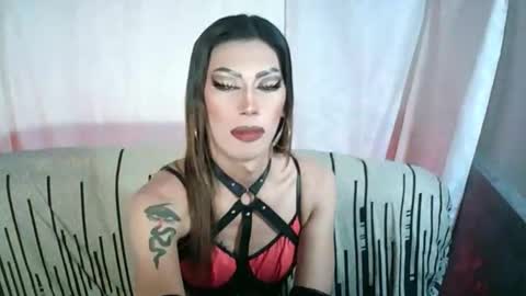 Snapshot of sexydevine_34 chatting on May 11, 2026, 10:18 pm Devine online show from May 11, 2026, 10:18 pm