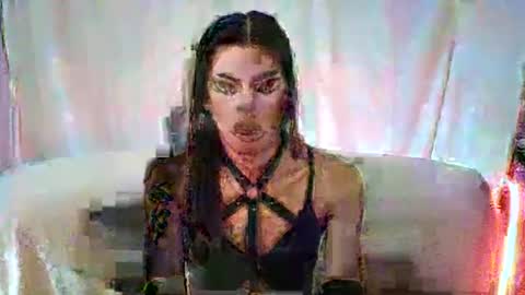 Snapshot of sexydevine_34 chatting on June 14, 2026, 11:40 pm Devine online show from June 14, 2026, 11:40 pm