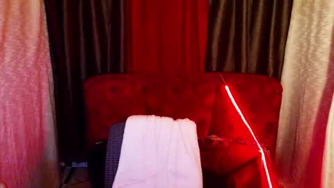 Snapshot of sexydevine_34 chatting on July 23, 2026, 7:45 pm Devine online show from July 23, 2026, 7:45 pm