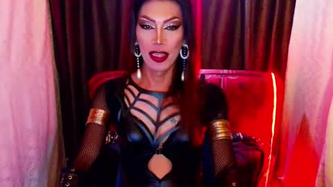 Snapshot of sexydevine_34 chatting on July 30, 2026, 10:42 pm Devine online show from July 30, 2026, 10:42 pm