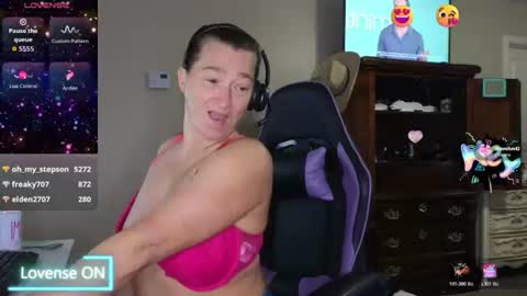  SexyDistraction  online show from June 24, 2026, 1:43 pm