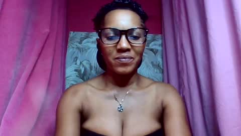 Snapshot of sexydoll32 chatting on July 25, 2026, 11:35 pm sexydoll32 online show from July 25, 2026, 11:35 pm